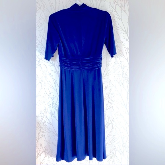 Like New EVAN-PICONE Women’s Blackberry Ruched Waistbanded Midi Dress - Picture 7 of 9